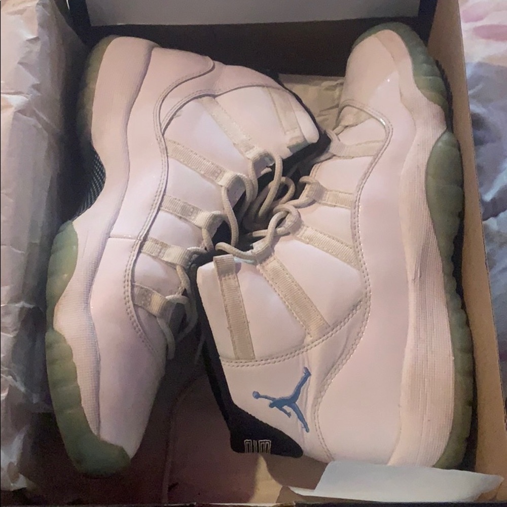 AIR JORDAN 11 LEGEND BLUE